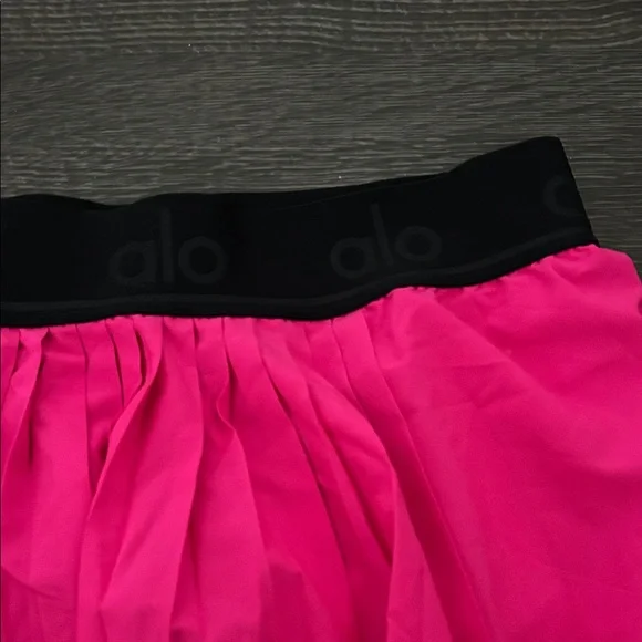 ALO Yoga Vibrant Pink Mini tennis/pickleball Skirt - Picture 6 of 8